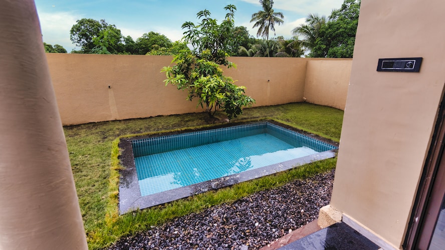 private pool 2